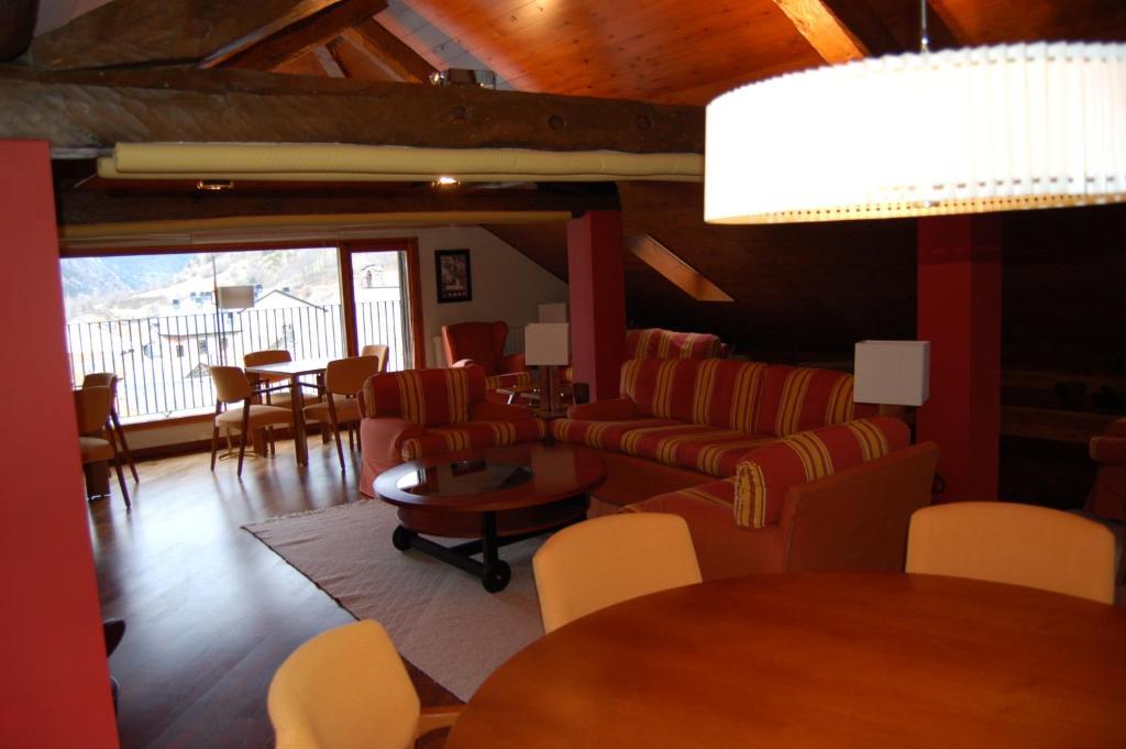 Hotel Vall Ferrera Areu Екстер'єр фото